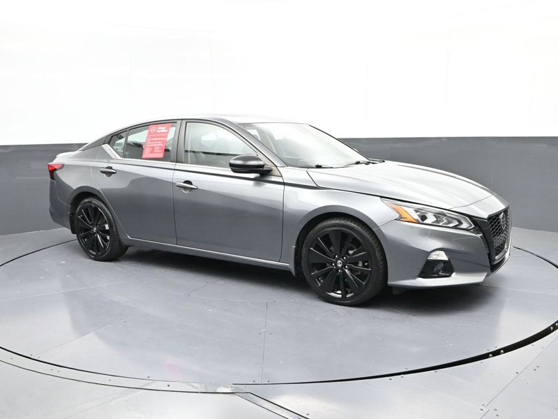 Certified 2022 Nissan Altima 2.5 SR image 1