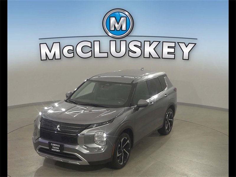 Used 2024 Mitsubishi Outlander AWD image 1