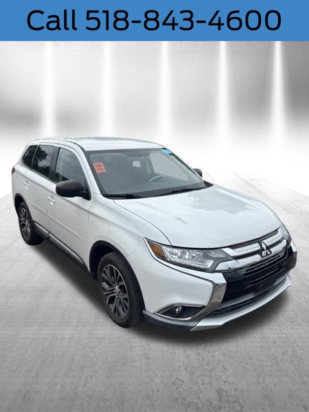 Used 2016 Mitsubishi Outlander SE image 1
