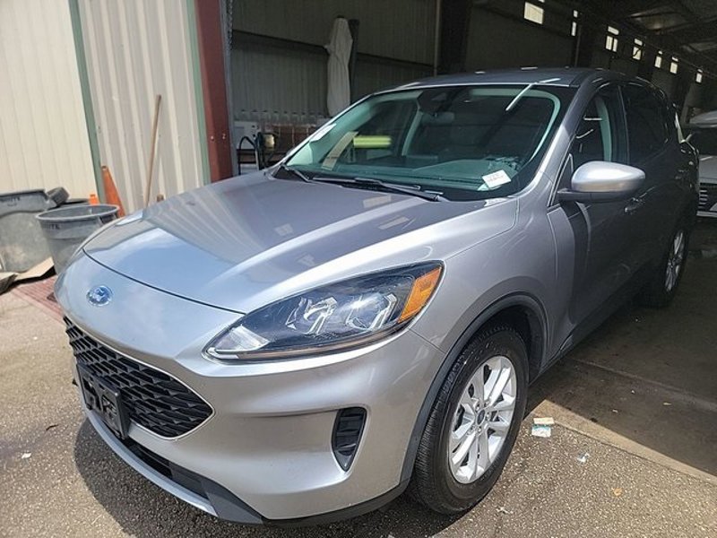 Used 2021 Ford Escape SE w/ Cold Weather Package image 1