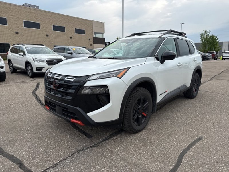 Certified 2025 Nissan Rogue SV image 1