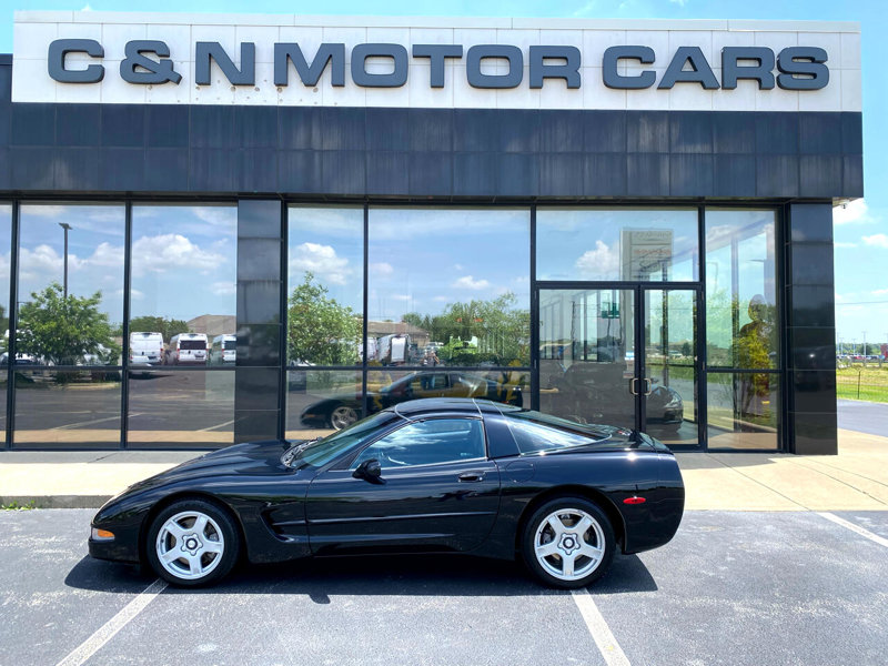 Used 1997 Chevrolet Corvette Coupe image 1