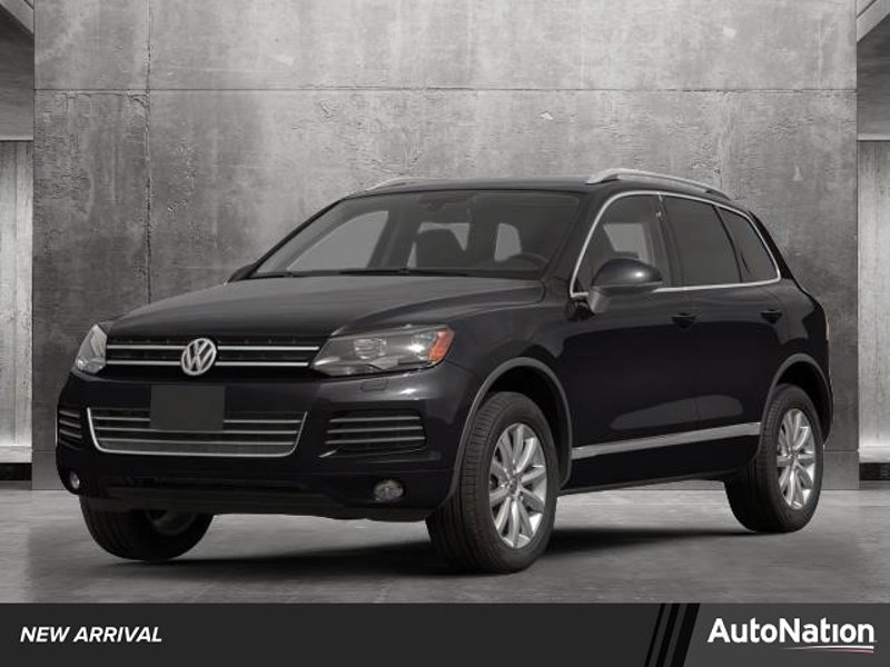 Used 2013 Volkswagen Touareg TDI image 1
