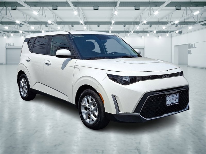 Certified 2023 Kia Soul S image 1