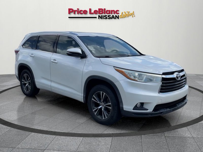Used 2016 Toyota Highlander XLE image 1