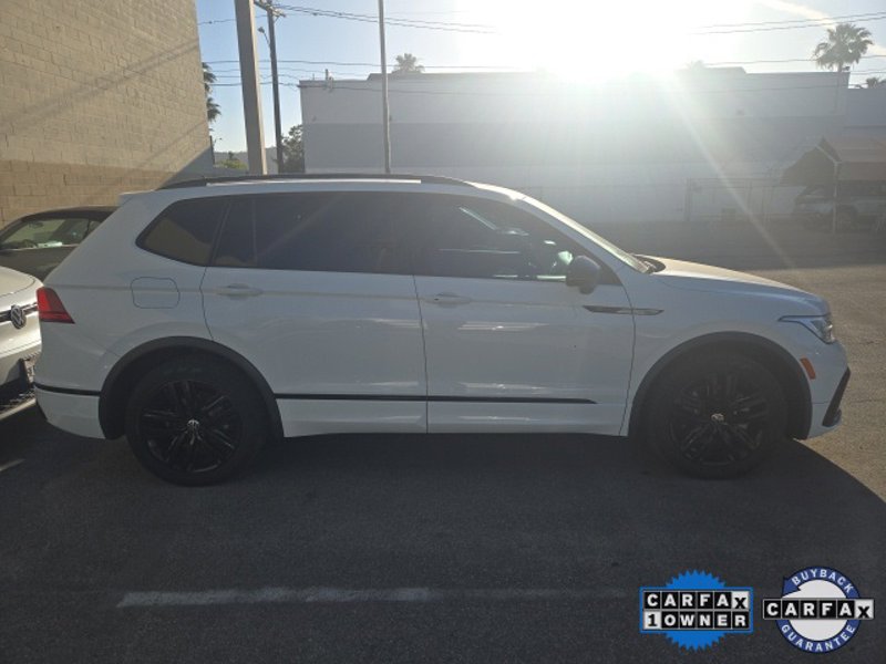 Used 2022 Volkswagen Tiguan SE R-Line image 1
