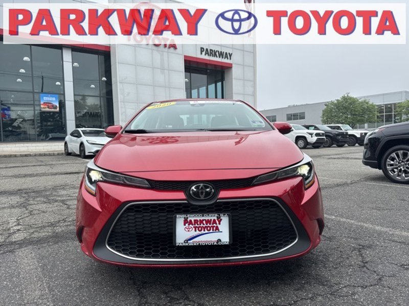 Certified 2020 Toyota Corolla XLE image 1