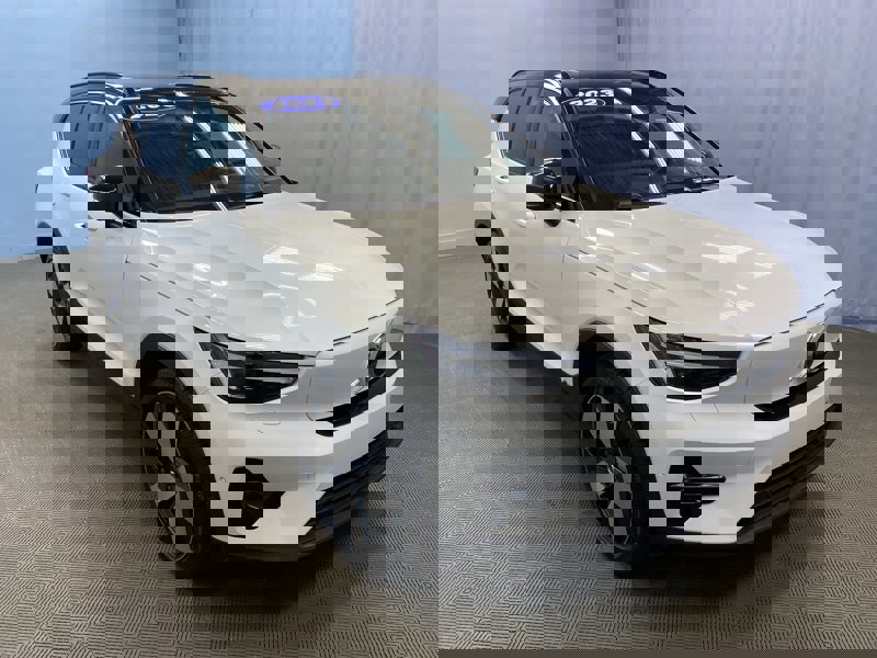Certified 2023 Volvo XC40 Recharge Ultimate image 1