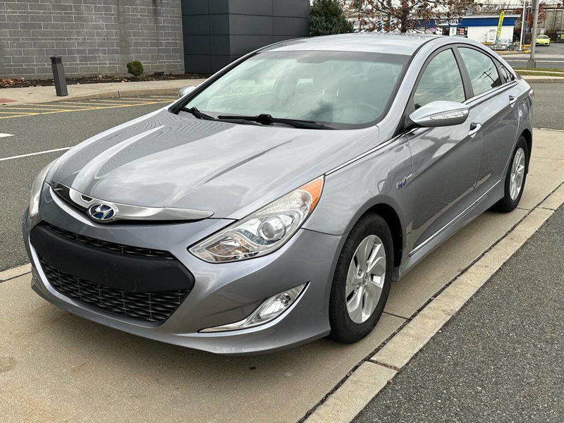 Used 2015 Hyundai Sonata Hybrid image 1