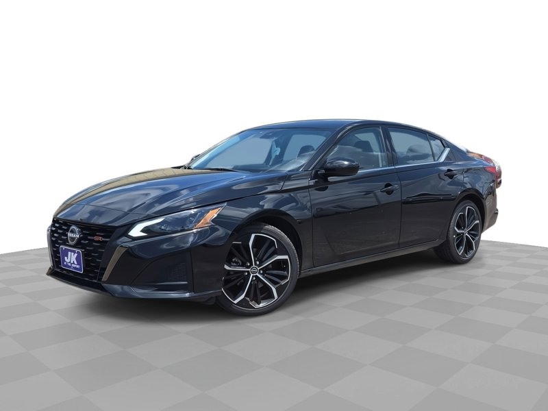 Used 2023 Nissan Altima 2.5 SR image 1