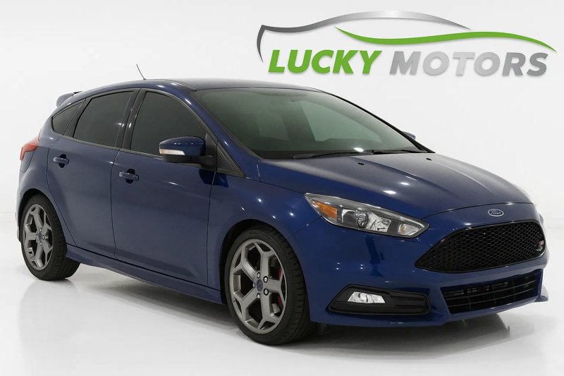 Used 2016 Ford Focus ST w/ Equipment Group 401A image 1