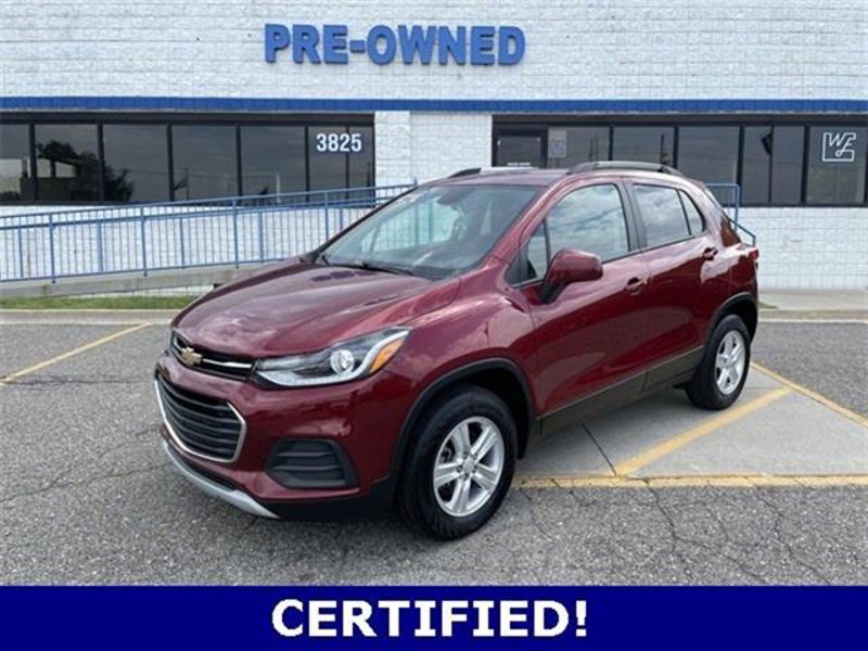 Certified 2022 Chevrolet Trax LT w/ Driver Confidence Package image 1