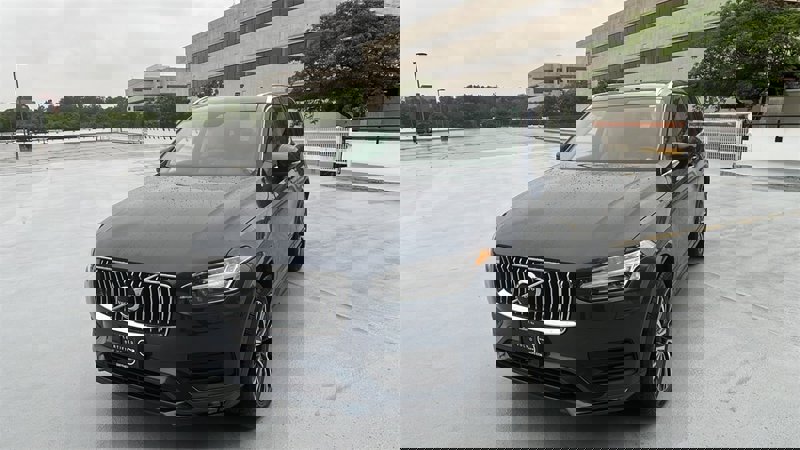 Certified 2022 Volvo XC90 T6 Momentum w/ Climate Package image 1