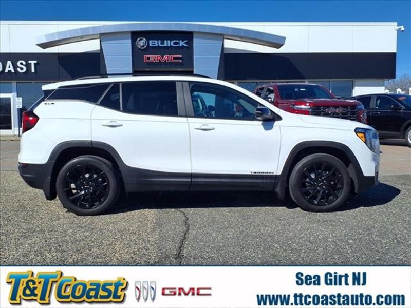 Certified 2023 GMC Terrain SLE w/ Driver Convenience Package image 1
