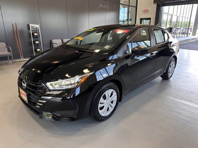 Certified 2025 Nissan Versa S image 1