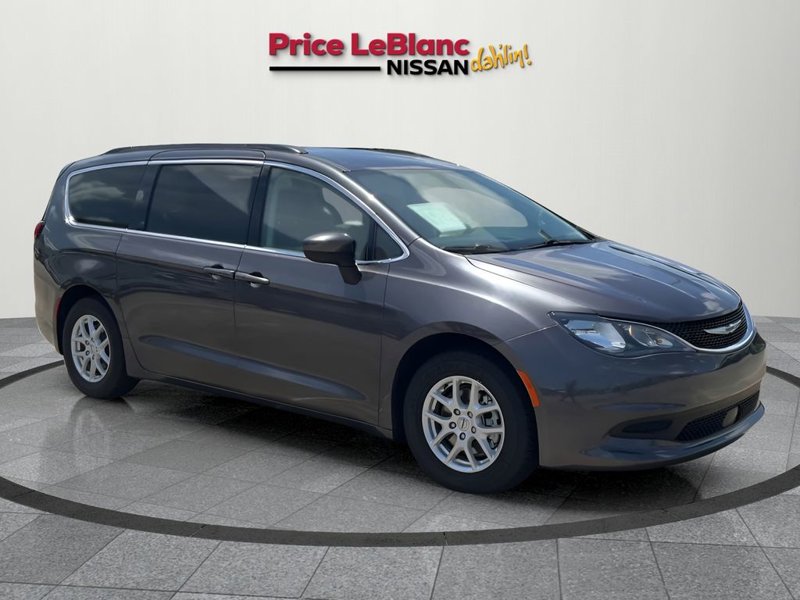 Used 2021 Chrysler Voyager Lxi image 1