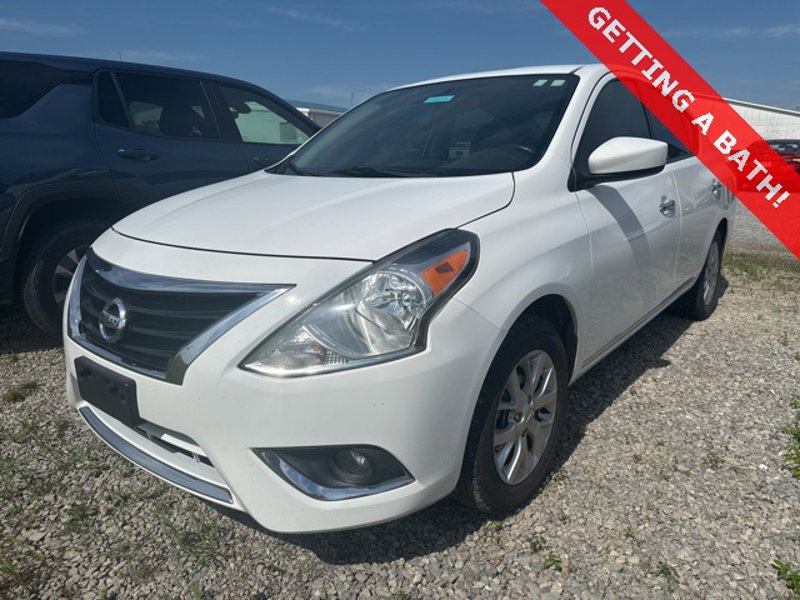 Used 2018 Nissan Versa SV image 1