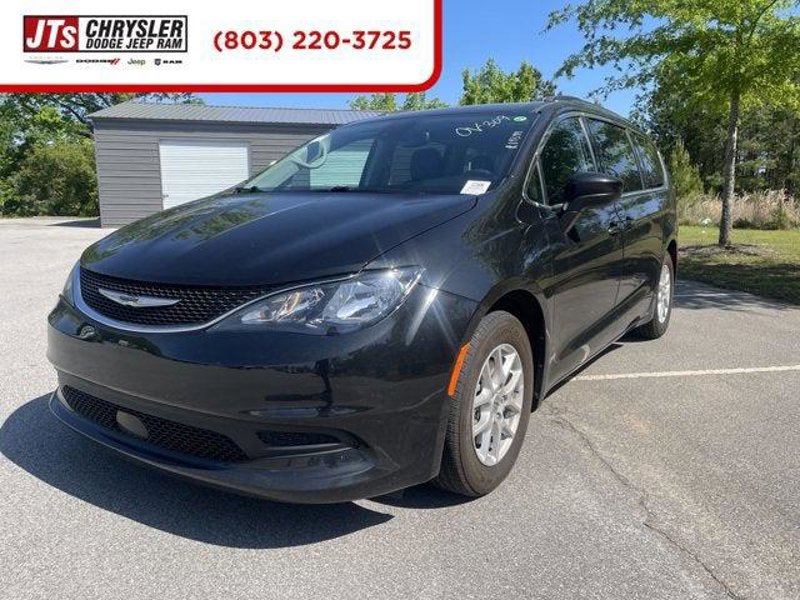 Certified 2021 Chrysler Voyager Lxi image 1