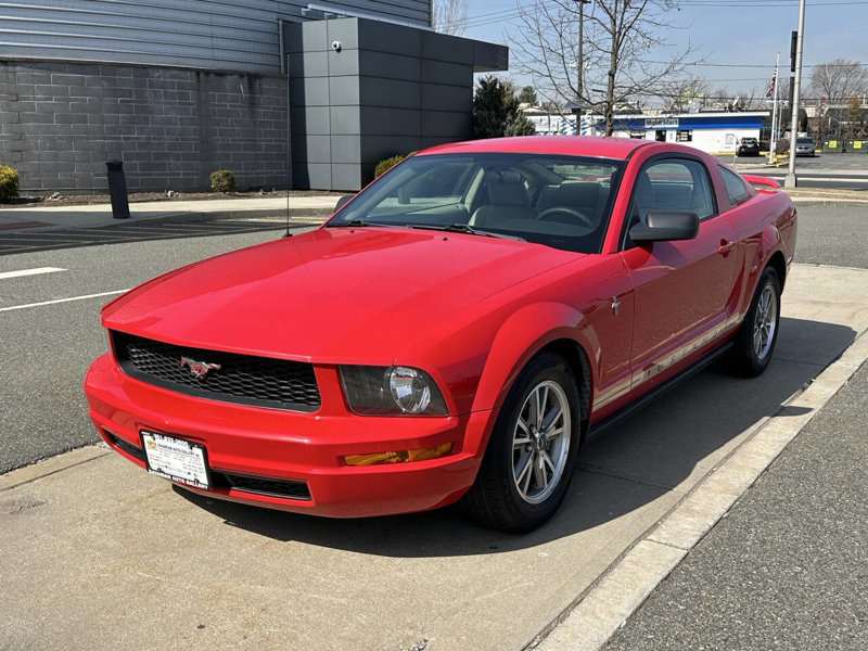 Used 2005 Ford Mustang Premium image 1