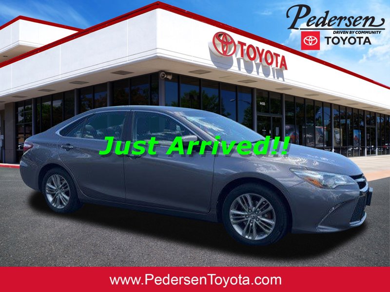 Used 2017 Toyota Camry image 1