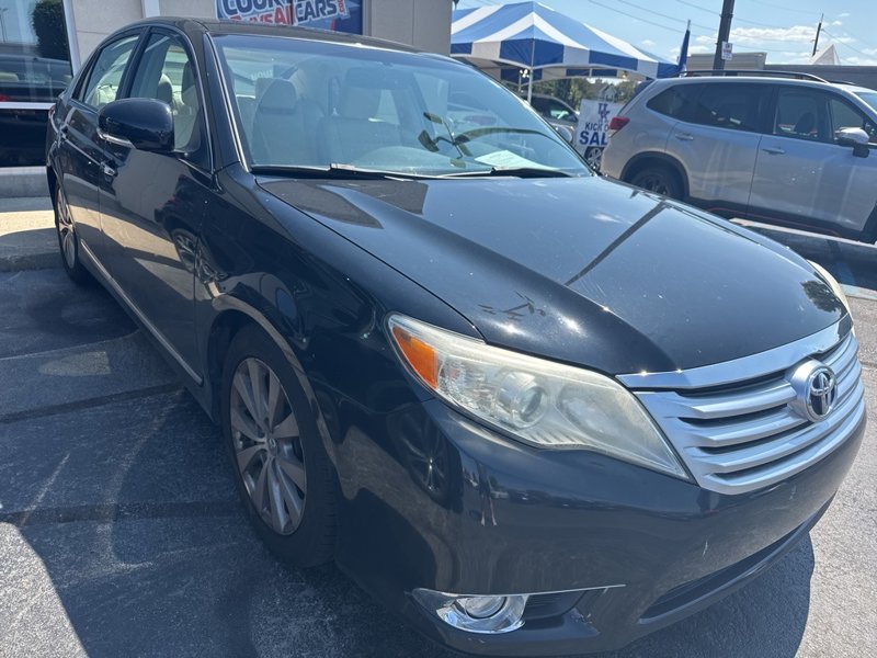 Used 2011 Toyota Avalon Limited image 1
