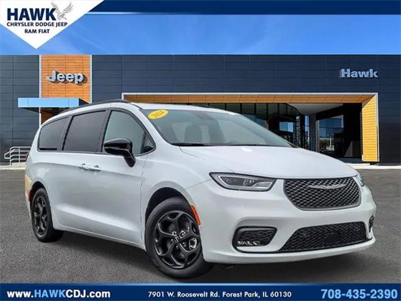 Certified 2024 Chrysler Pacifica Premium image 1