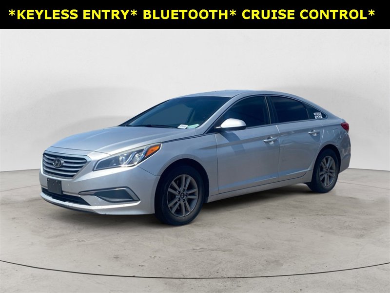 Used 2017 Hyundai Sonata SE image 1