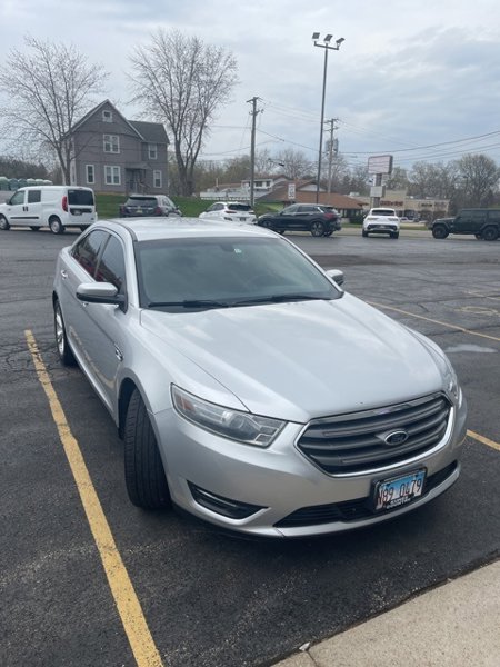 Used 2013 Ford Taurus SEL image 1