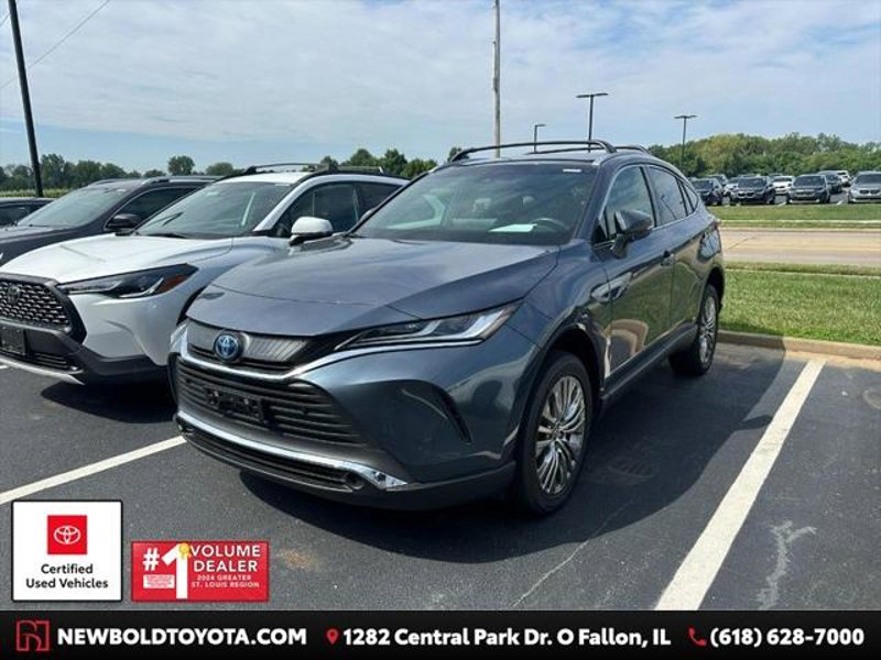 Certified 2022 Toyota Venza XLE image 1
