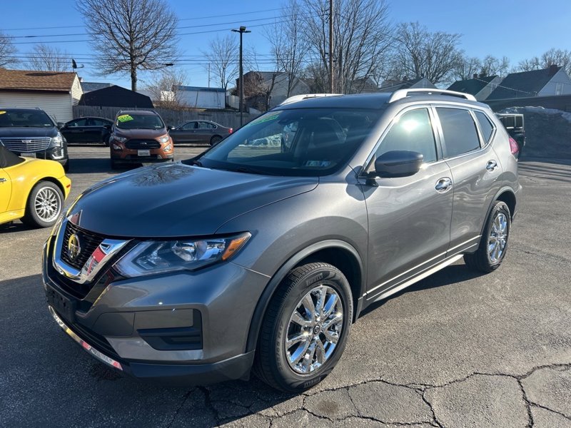 Used 2019 Nissan Rogue SV image 1