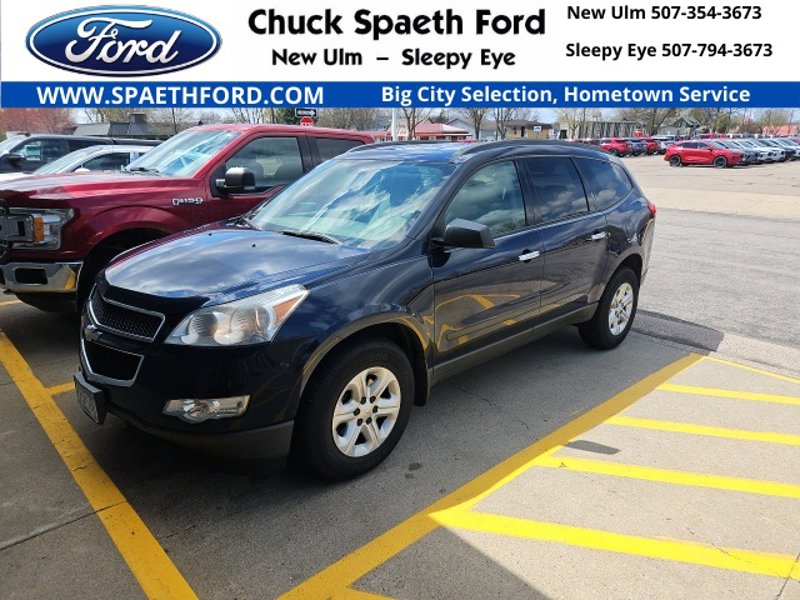 Used 2010 Chevrolet Traverse LS image 1
