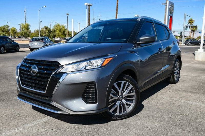 Certified 2024 Nissan Kicks SV image 1