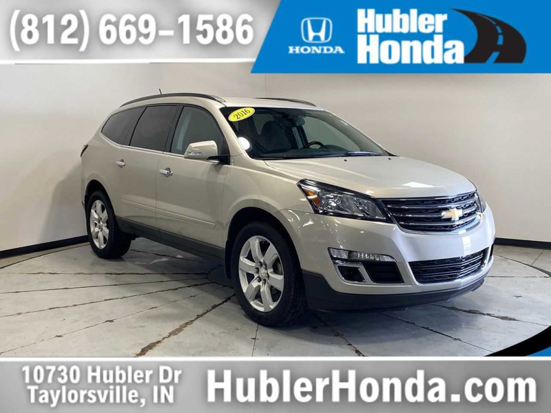 Used 2016 Chevrolet Traverse LT w/ Style and Technology Package image 1