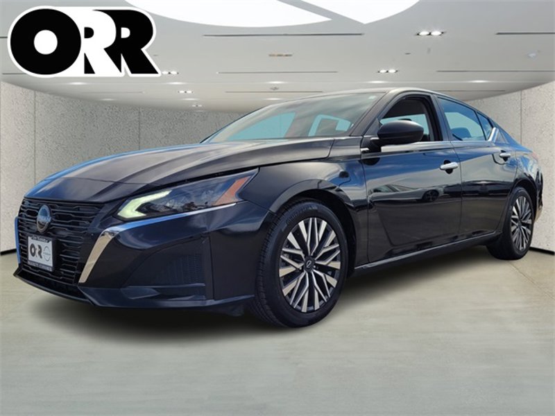 Certified 2024 Nissan Altima 2.5 SV image 1