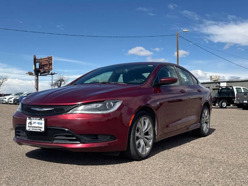 Used 2015 Chrysler 200 S image 1