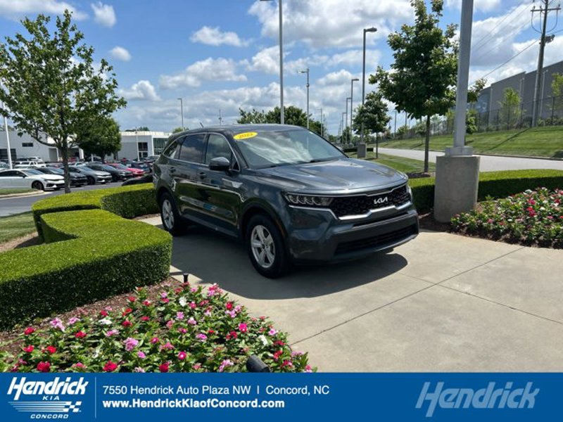 Certified 2022 Kia Sorento LX image 1