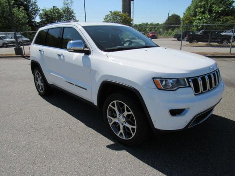 Certified 2022 Jeep Grand Cherokee Limited w/ Trailer Tow Group IV image 1