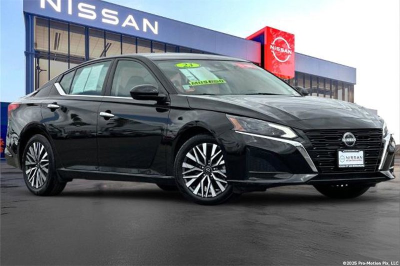 Certified 2023 Nissan Altima 2.5 SV image 1