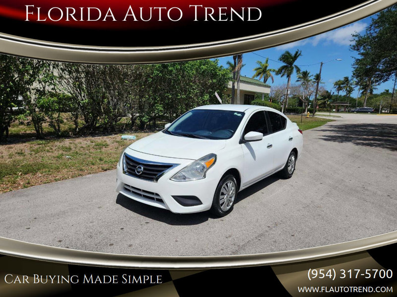 Used 2019 Nissan Versa SV image 1