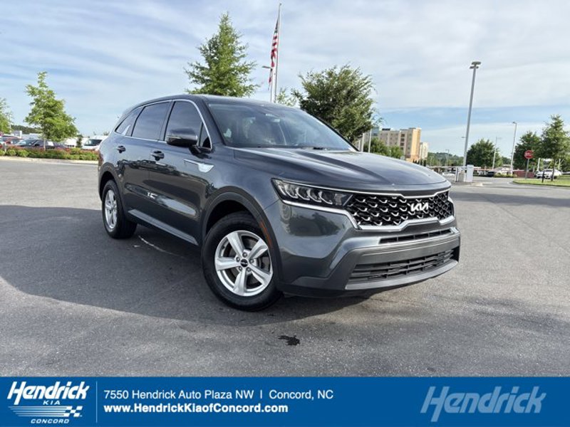 Certified 2022 Kia Sorento LX image 1