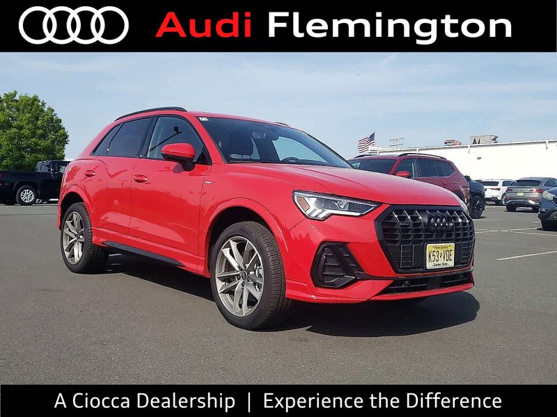 Certified 2025 Audi Q3 2.0T Premium w/ Convenience Package image 1