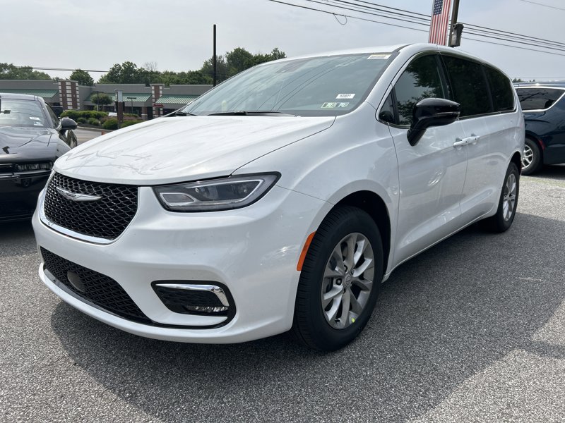 New 2025 Chrysler Pacifica Select image 1