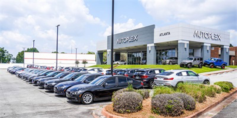 Used 2023 Chevrolet Malibu LT image 1