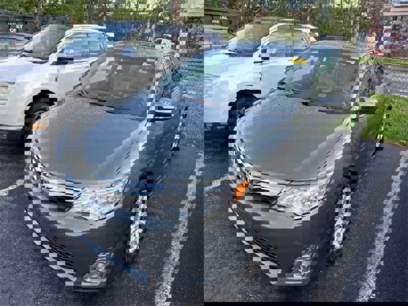 Used 2014 Toyota Camry XLE image 1