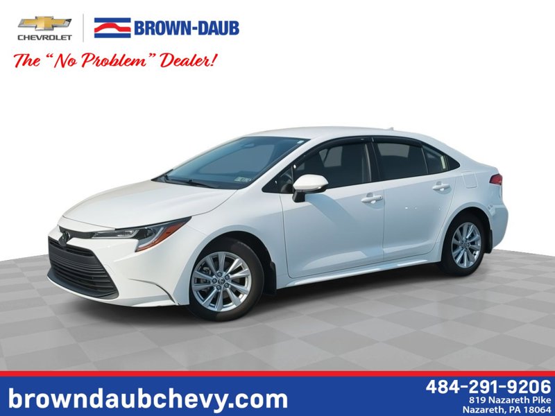 Used 2023 Toyota Corolla LE image 1