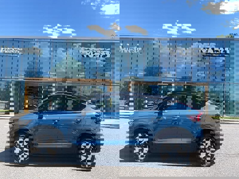 Certified 2022 Volvo C40 P8 Recharge Ultimate image 1