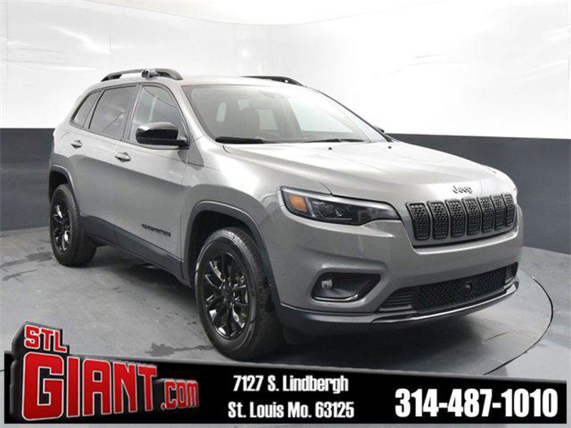 Certified 2023 Jeep Cherokee Altitude Lux image 1