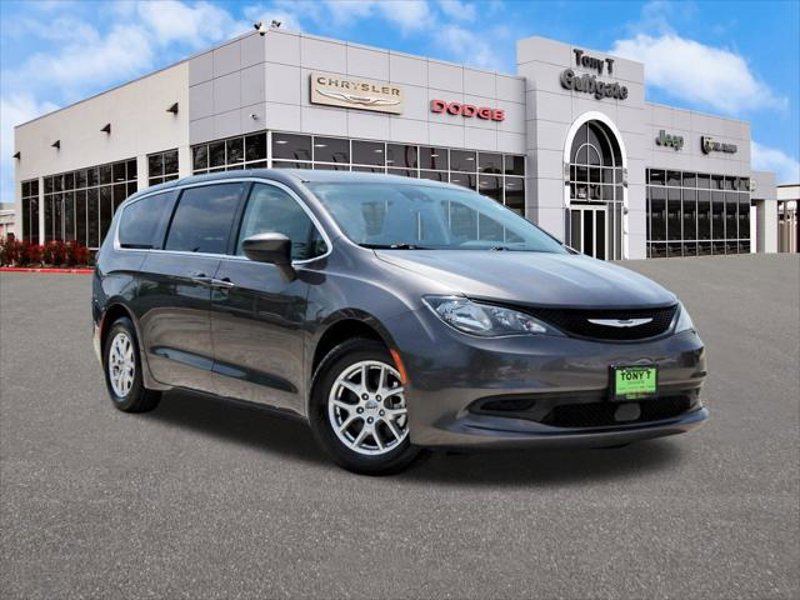 Certified 2023 Chrysler Voyager LX image 1