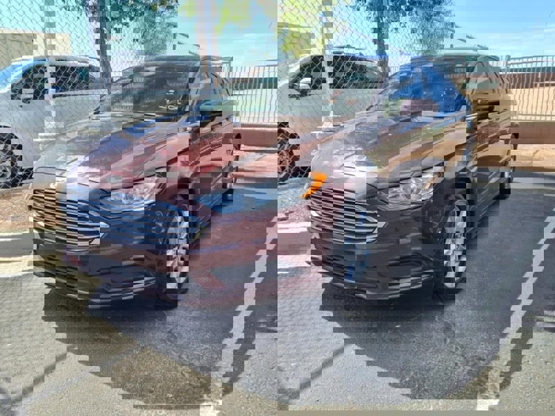 Used 2018 Ford Fusion SE w/ Fusion SE Technology Package image 1