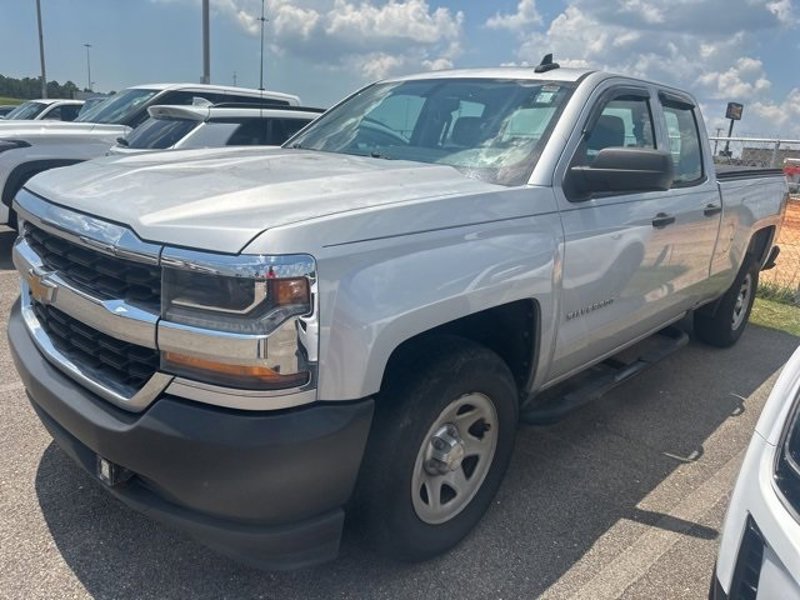 Used 2017 Chevrolet Silverado 1500 W/T w/ Trailering Package image 1